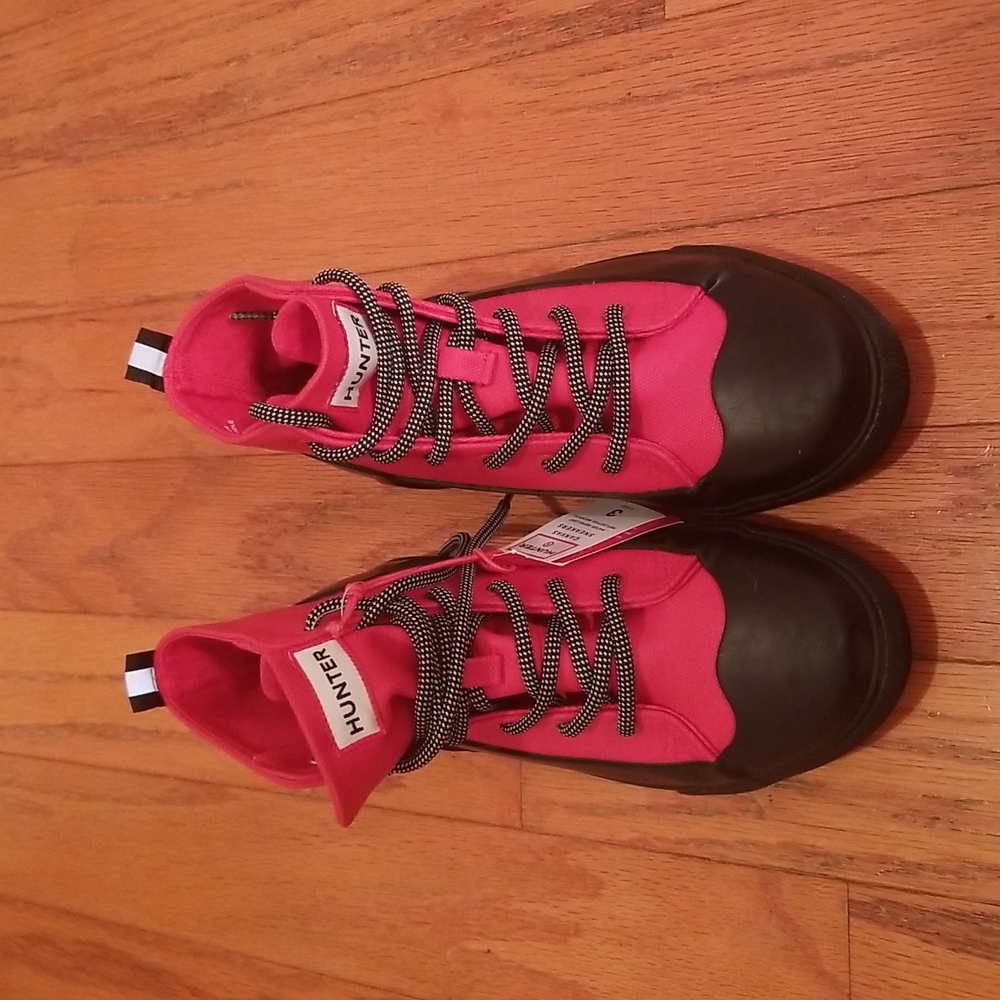 Hunter Shoes In A Size 3 (Big Kid) BNWT!